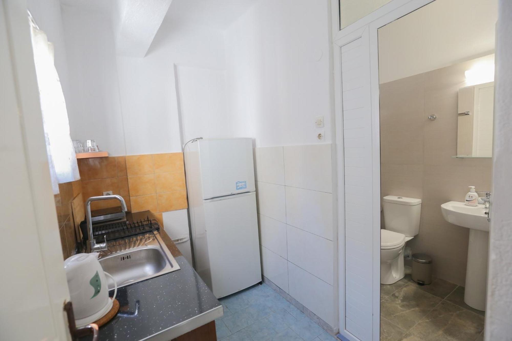Nona'S Rooms Himare Ngoại thất bức ảnh